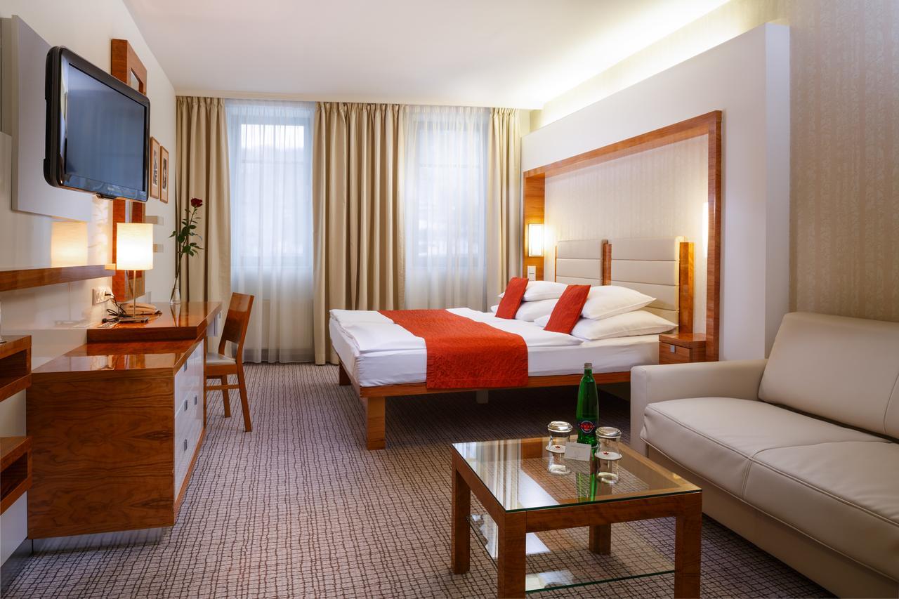 Hotel St. Joseph Royal Regent à Karlovy Vary Extérieur photo